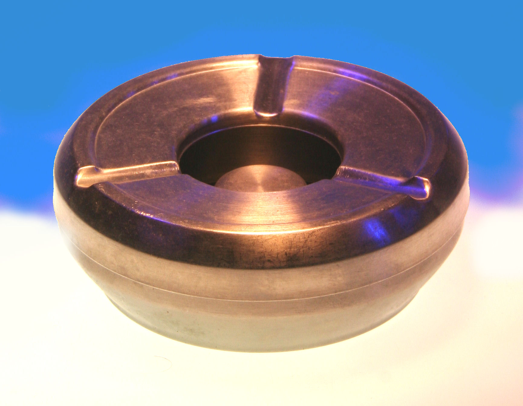 Aschenbecher ca.11cm rund, edelstahl mit Deckel